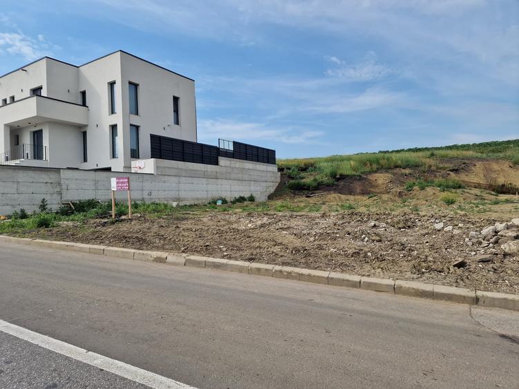 Teren Construcții intravilan de 500 mp, în Exterior Est
