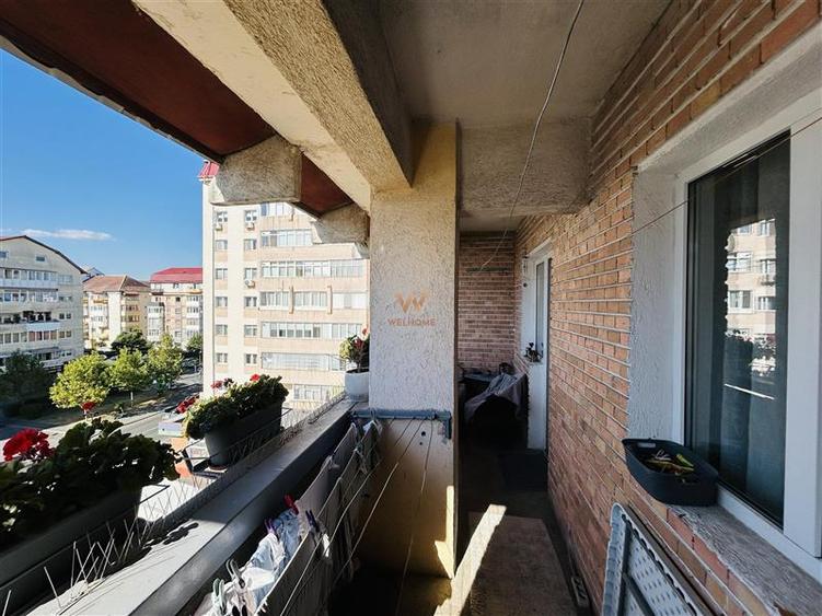 Apartament cu 4 camere decomandat în Valea Aurie