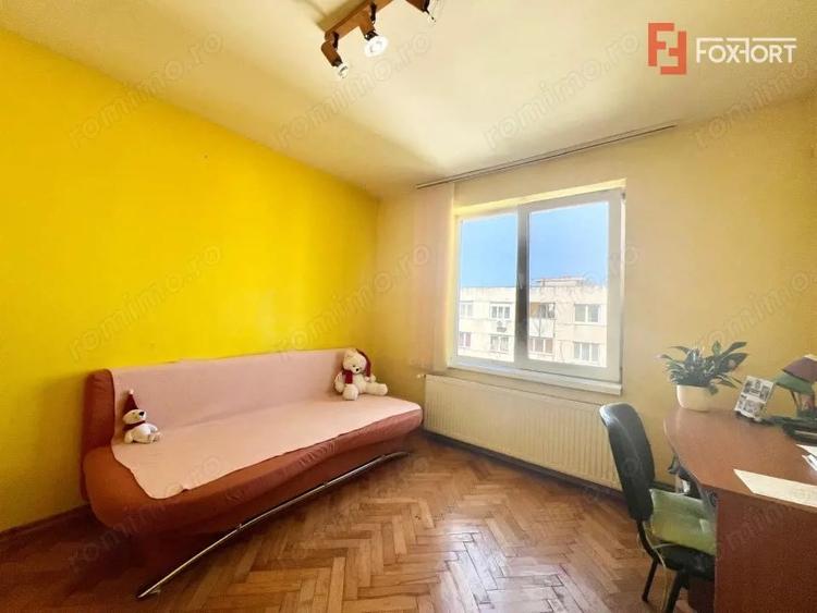 Apartament cu 4 camere semidecomandat, mobilat în Olimpia-Stadion