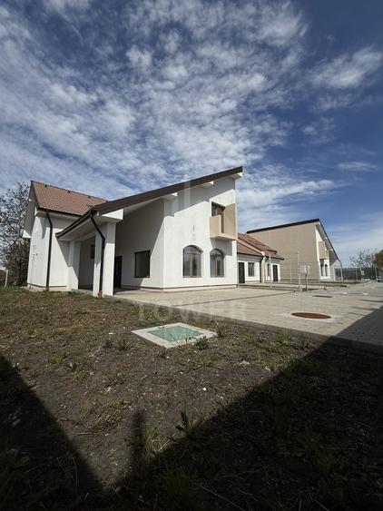 Casă cu 5 camere cu Canalizare în Șura Mică
