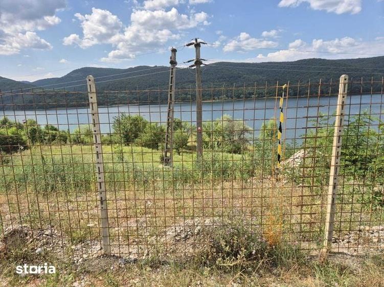Teren de 1400 mp, în Teliucu Inferior