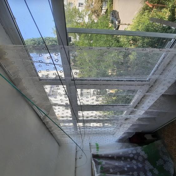Apartament cu 3 camere semidecomandat în Vest