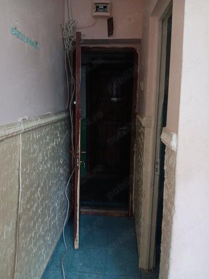Garsonieră decomandată în Central