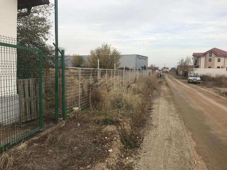Teren Construcții intravilan de 3081 mp, în Cârcea