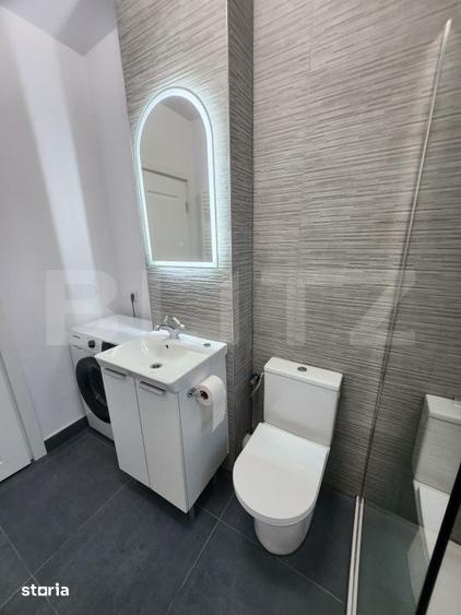 Apartament cu 3 camere semidecomandat în Între Lacuri