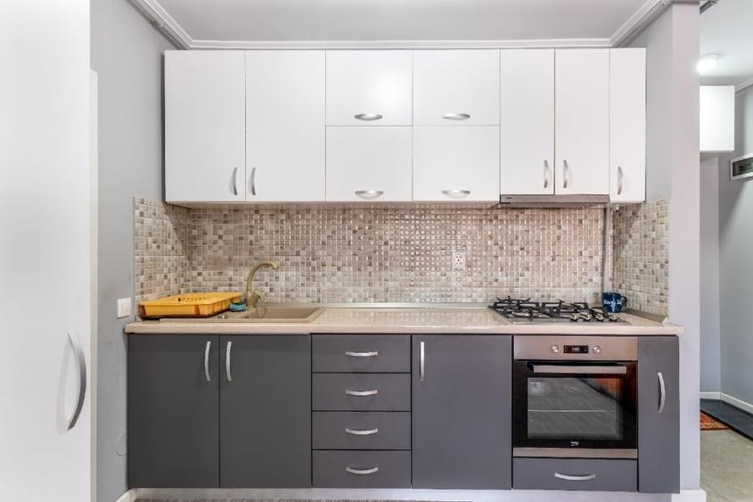 Apartament cu 2 camere semidecomandat, mobilat în Chinteni