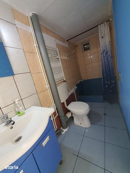 Casă cu 6 camere cu Teren 198 Mp în Berceni