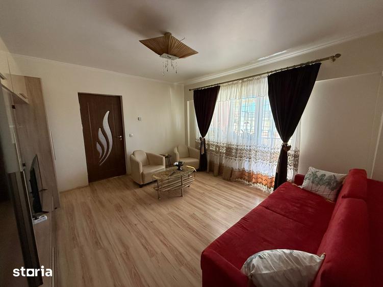 Apartament cu 3 camere semidecomandat în Micro 16