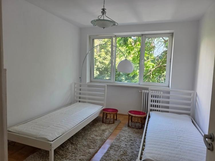 Apartament cu 2 camere semidecomandat, mobilat în Iancului