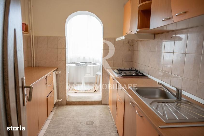 Apartament cu 3 camere în Decebal