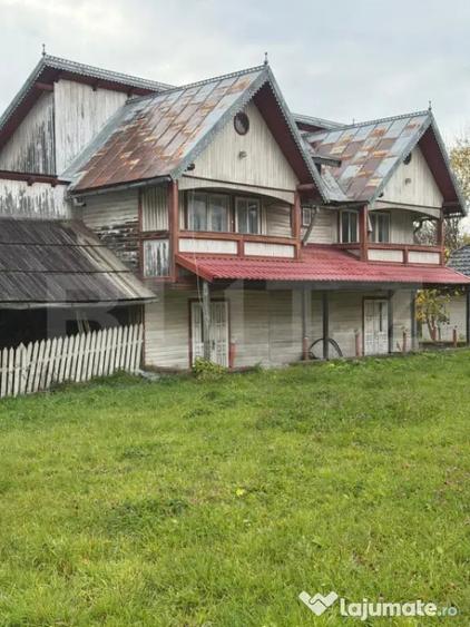 Casă cu 4 camere cu Teren 1300 Mp în Dealu