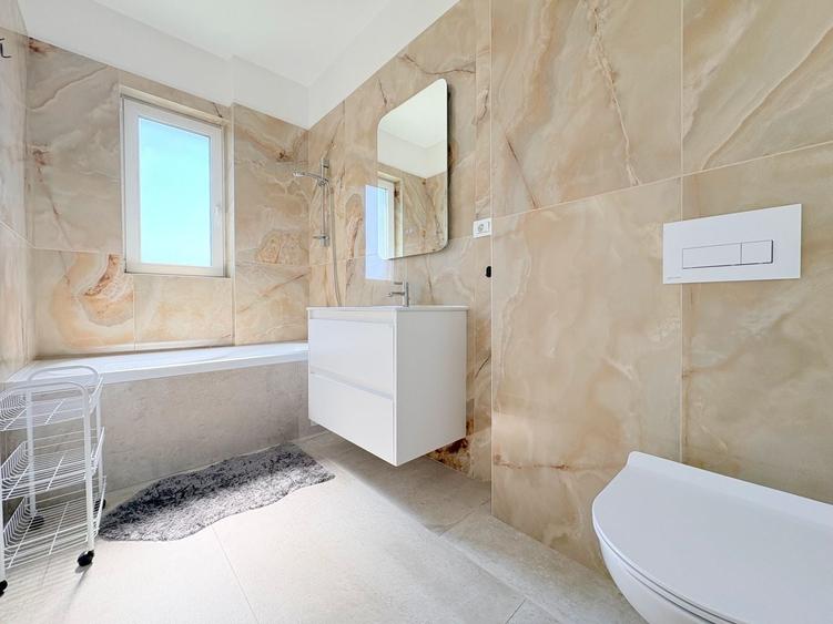 Apartament cu 3 camere decomandat, mobilat în Aradului
