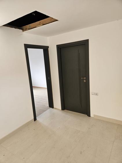 Casă cu 3 camere în Ștefănești