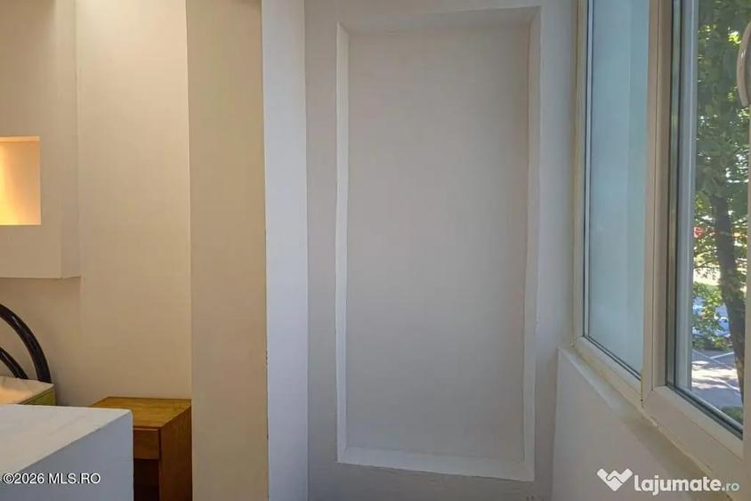 Apartament cu 4 camere semidecomandat în Cetății