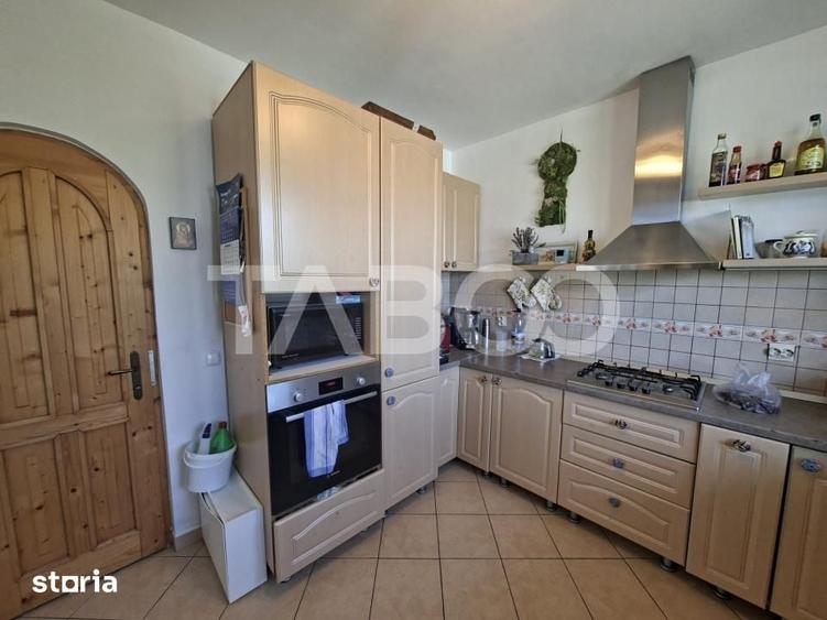 Casa individuala de vanzare - Sura Mica- 4 camere si 490 mp teren - 10