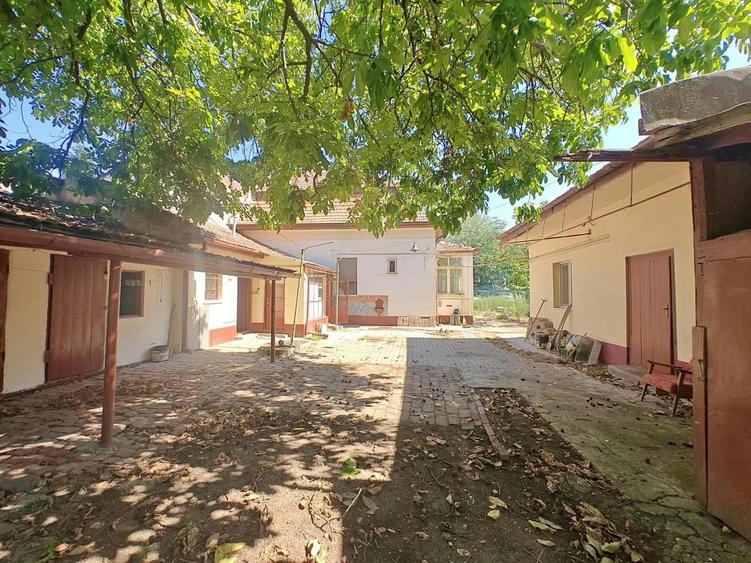 Casă individuală cu 5 camere cu Canalizare în Olimpia-Stadion
