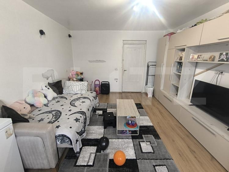 Apartament cu 4 camere decomandat, mobilat în Feldioara