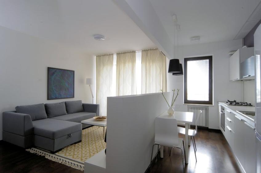 Apartament cu 2 camere semidecomandat, mobilat în Băneasa