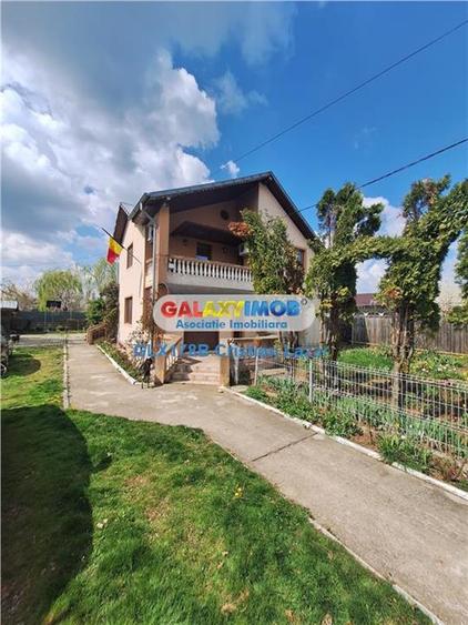 Casă cu 5 camere cu Teren 3190 Mp în Răcari