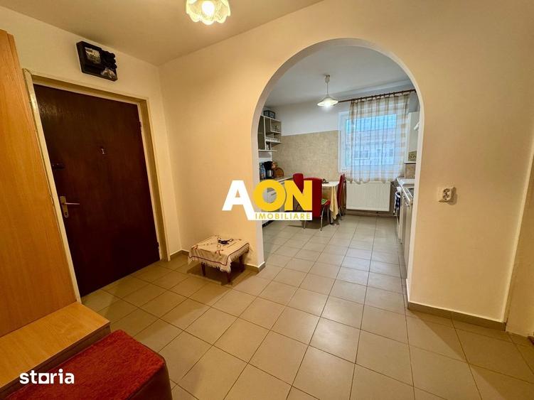 Apartament cu 3 camere decomandat, mobilat în Cetate