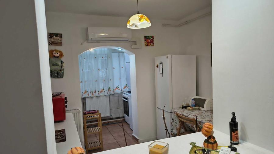 Vand apartament 2 camere cartier 1 Mai - 6