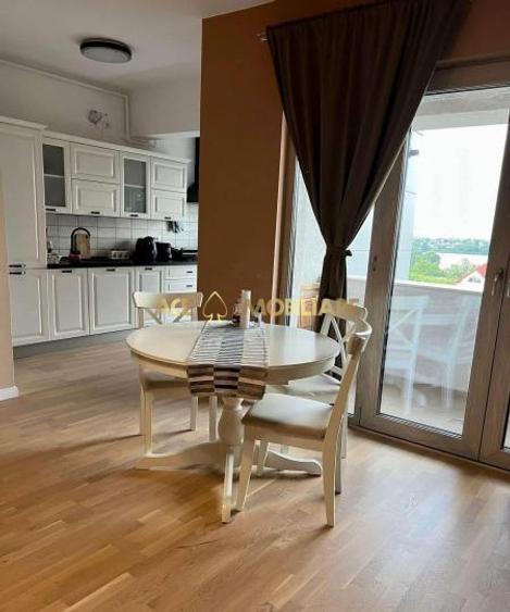 Apartament cu 3 camere decomandat, mobilat în Sisești