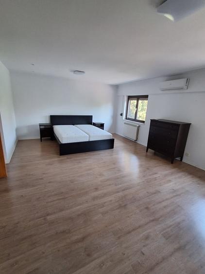 Casă cu Teren 230 Mp în Străulești