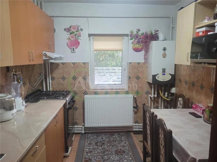 Apartament cu 2 camere semidecomandat în Mioriței