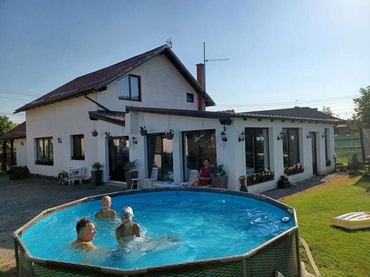 Casă individuală cu 4 camere cu Canalizare în Petrilaca de Mureș