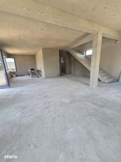 Casă cu 4 camere cu Teren 420 Mp în Plaiul Vulcanești