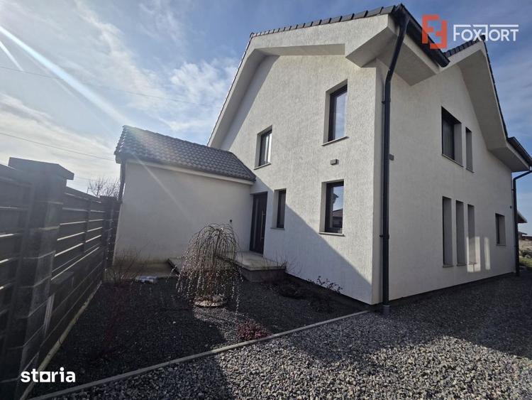 Casă cu 5 camere cu Teren 460 Mp în Șagu