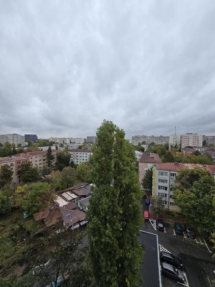 Garsonieră decomandată în Titan