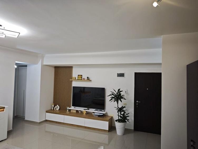 Apartament cu 3 camere decomandat în Găvana