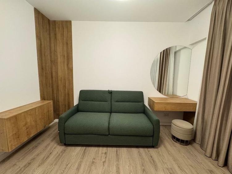 Apartament cu 3 camere semidecomandat, mobilat în Pipera