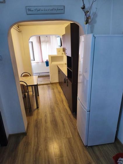 Apartament cu 2 camere semidecomandat în Lacu