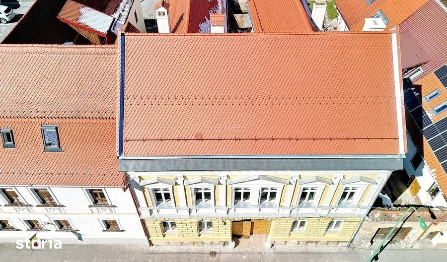 Spațiu comercial, de 1,400 mp, în Schei