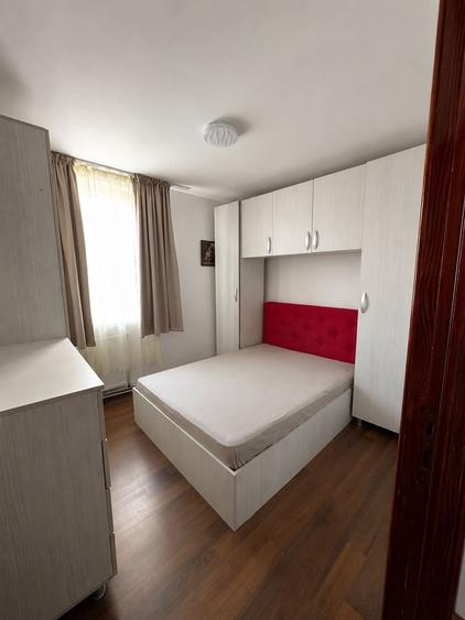 Apartament cu 3 camere semidecomandat în Dărmănești