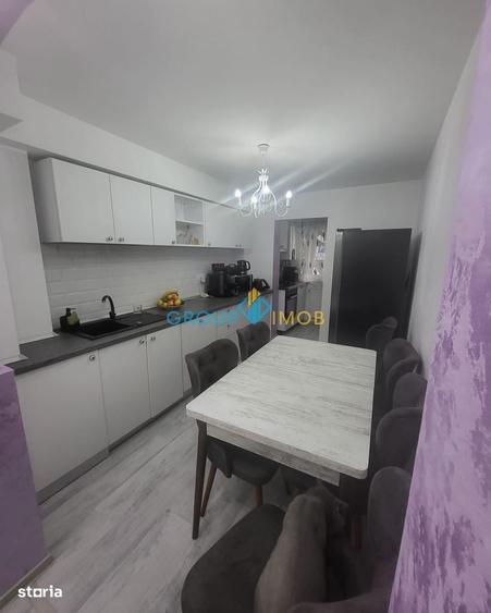 Apartament cu 3 camere decomandat în Narcisa