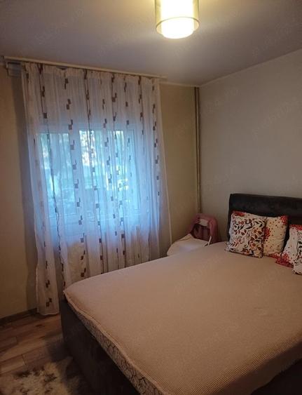 Apartament cu 3 camere decomandat în Rahova
