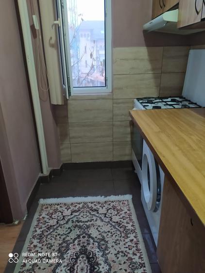 Garsonieră decomandată în Tei