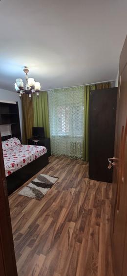 Apartament cu 2 camere decomandat în Rovine