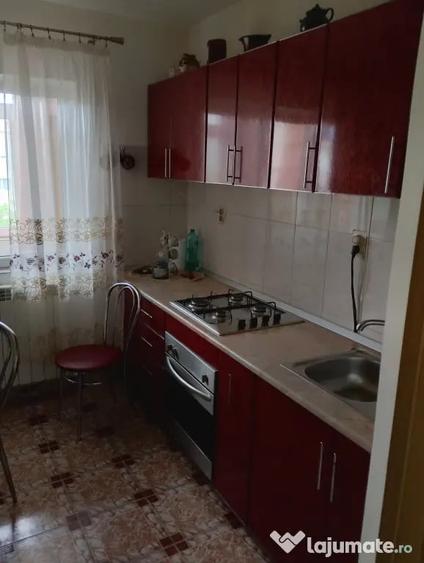 Apartament cu 2 camere decomandat în C5