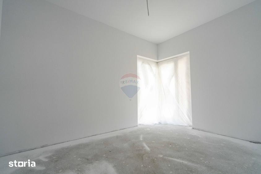 Casă cu 4 camere cu Teren 400 Mp în Oncea
