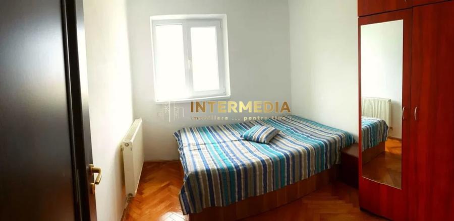 Inchiriez apartament CETATE - 3 camere plus living cu bucatarie - 4