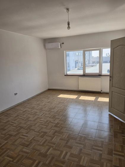 Spațiu comercial, de 75 mp, în Central