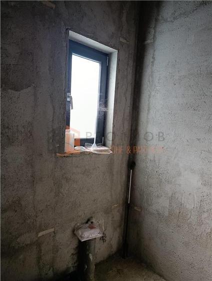 Casă individuală cu 4 camere cu Teren 995 Mp în Căpățânești