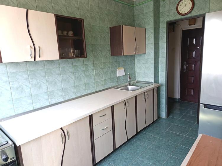 Apartament cu 2 camere decomandat în Titan