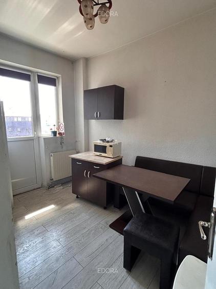Apartament cu 2 camere decomandat în Universitate