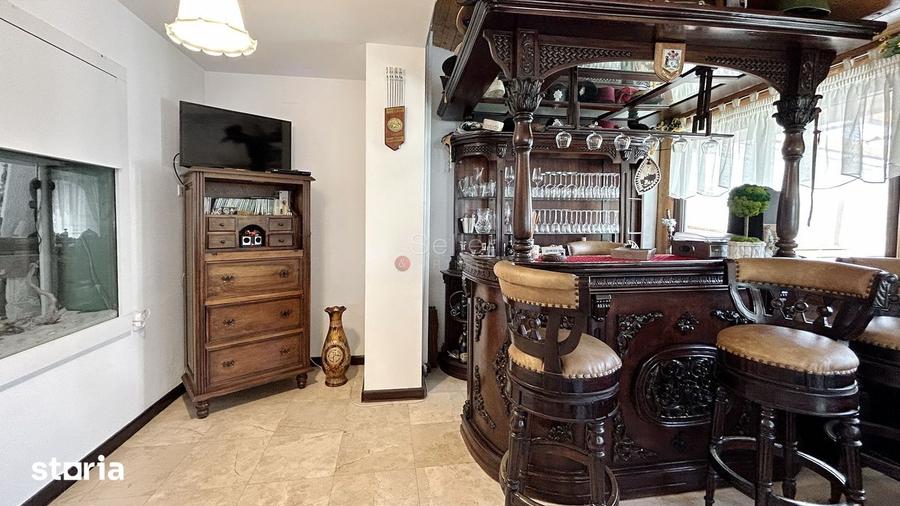 Casă cu 7 camere cu Teren 670 Mp în Centrul Istoric