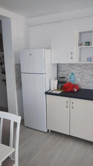 Apartament cu 3 camere decomandat în Florești